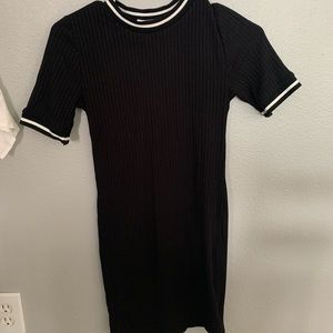 URBAN OUTFITTERS BDG FITTED BLACK FITTED DRESS